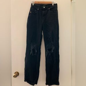 Black distressed jeans